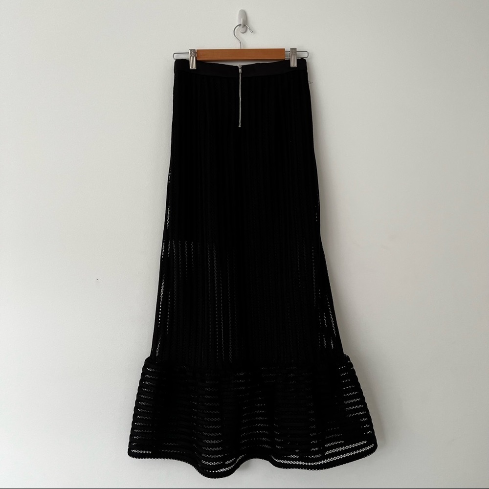 Bardot black long skirt that can be worn in both summer and winter - Picture 2 of 3